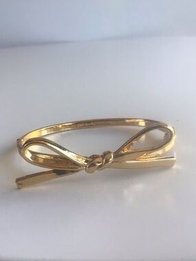 Kate Spade gold bow thin bracelet